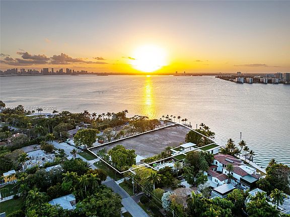 2nd image of 5940 N Bay Rd