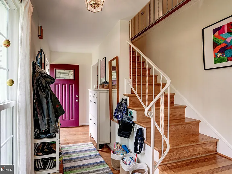 7525 Cayuga Ave — Photo 5