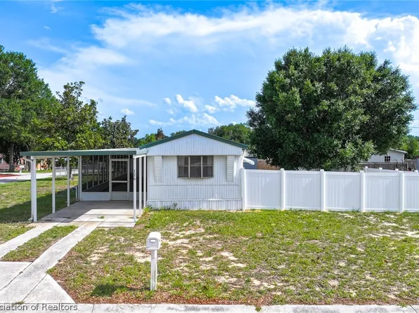 126 Ridge Manor Dr, Lake Wales, FL 33853