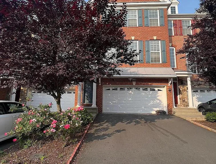 42885 Edgegrove Heights Ter — Photo 1