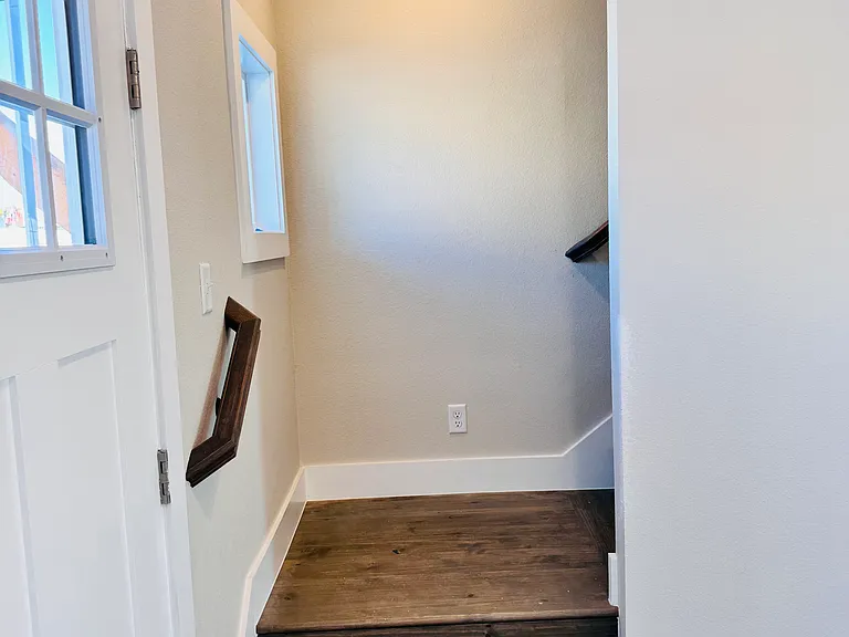 2031 Vaughn St #B — Photo 10