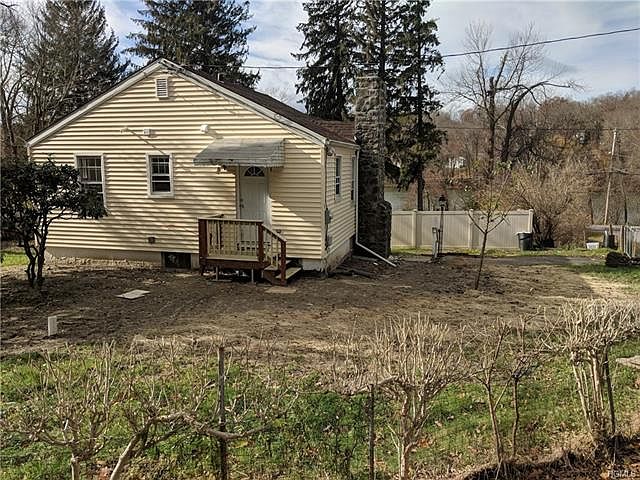 1st image of 7 Hudson Dr
