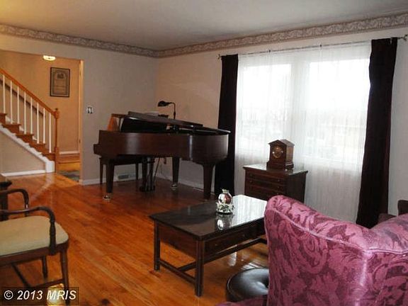4th image of 514 Woodbury Way