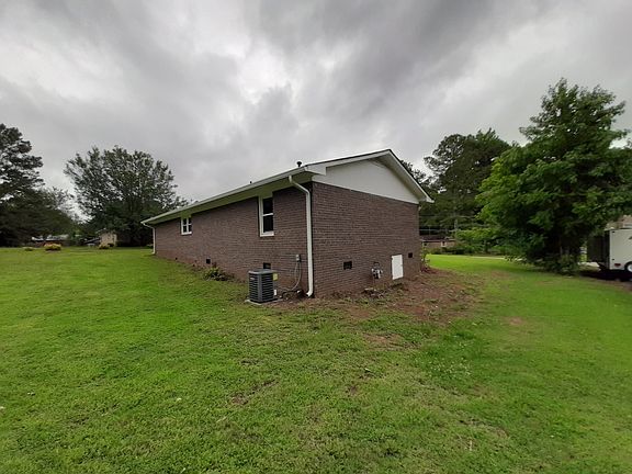 3rd image of 108 Heritage Dr NW