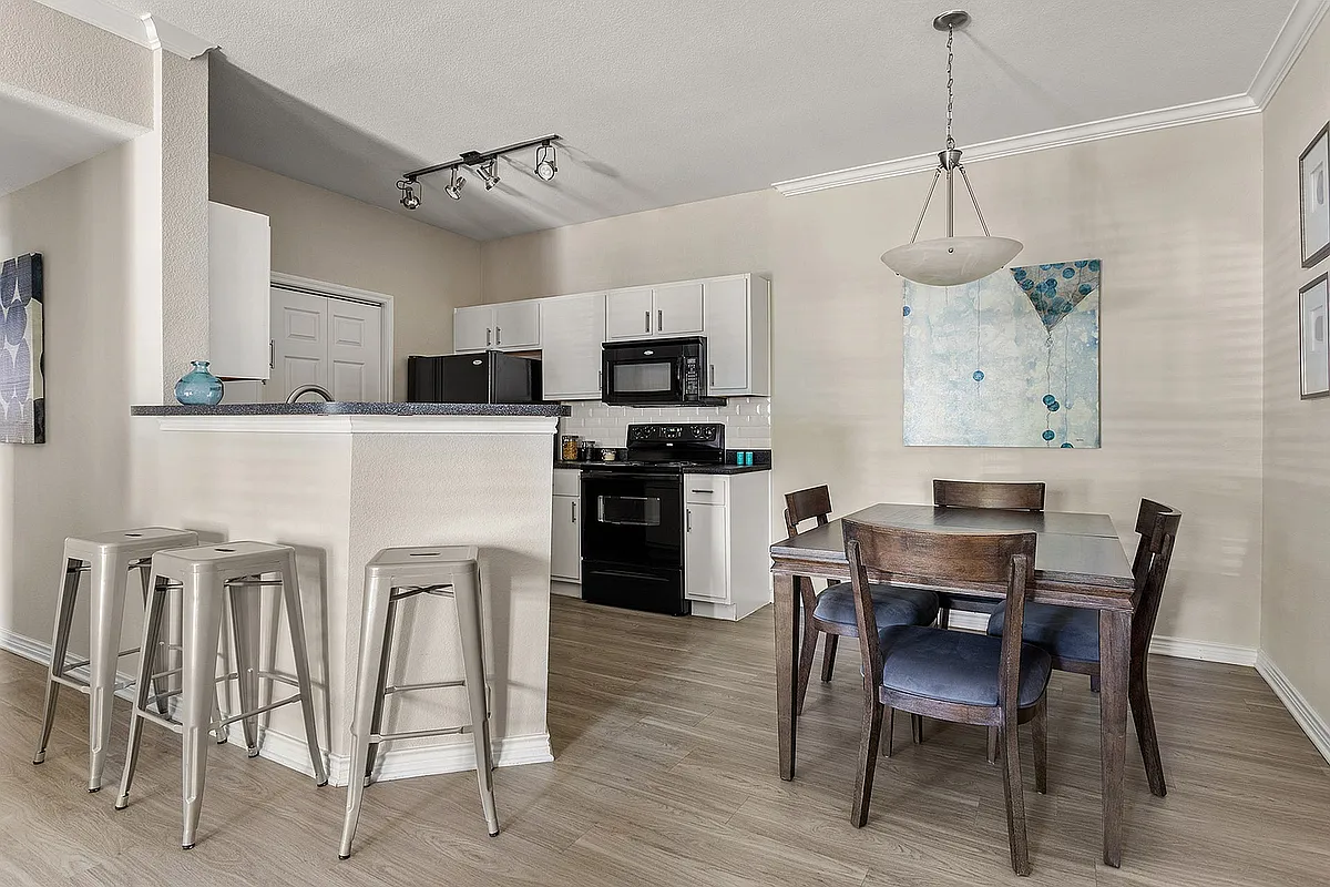 C208690_PinnacleRidge_Model2b2b_DiningRoom2_01 - Pinnacle Ridge