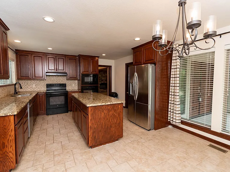 8818 S 69th East Ave — Photo 12