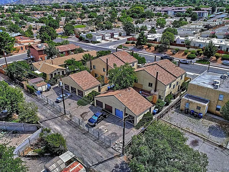 907 Nakomis Dr NE — Photo 21
