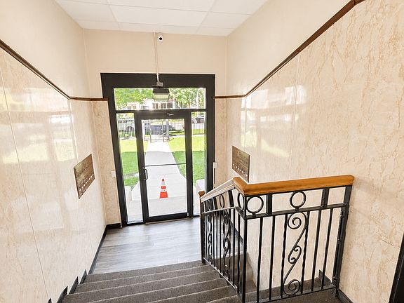 2nd image of 6527 S Kimbark Ave APT 1R