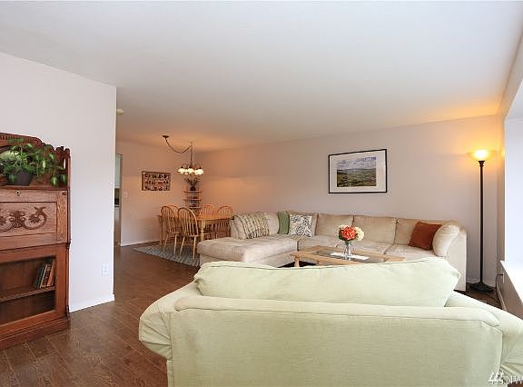2nd image of 3801 Hawthorne St SE