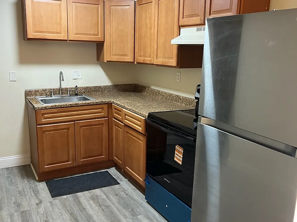 414 E 4th St #1