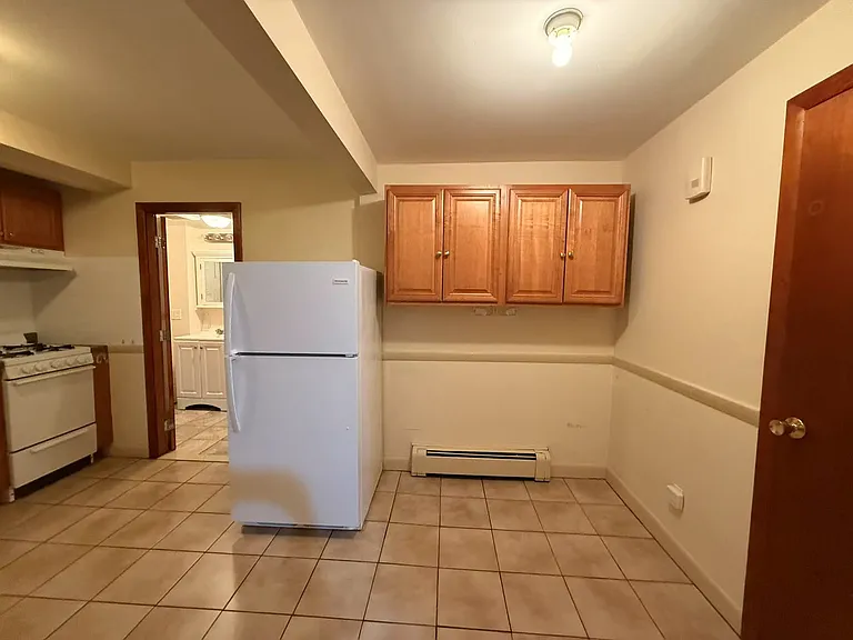 102 Central St #R — Photo 3