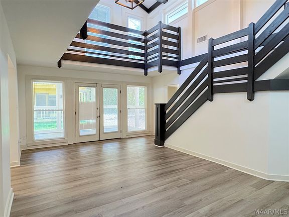 5th image of 3024 Pelzer Ave
