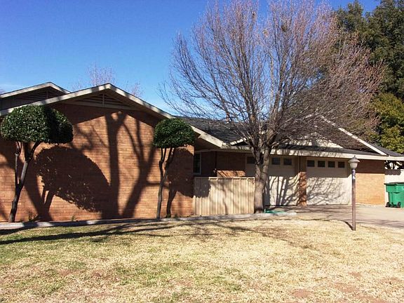 3rd image of 2625 Twin Oaks