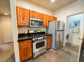 1015 Canyon Meadow Dr, Provo, UT