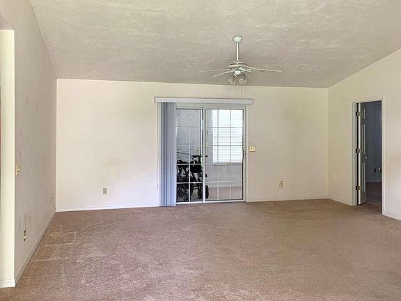 3rd image of 251 SE Elm Loop