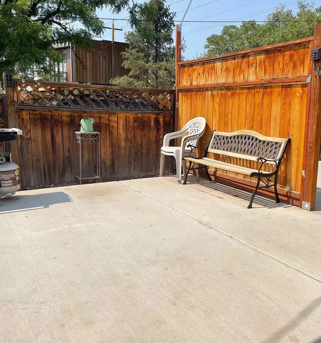 426 Teller Ave — Photo 1