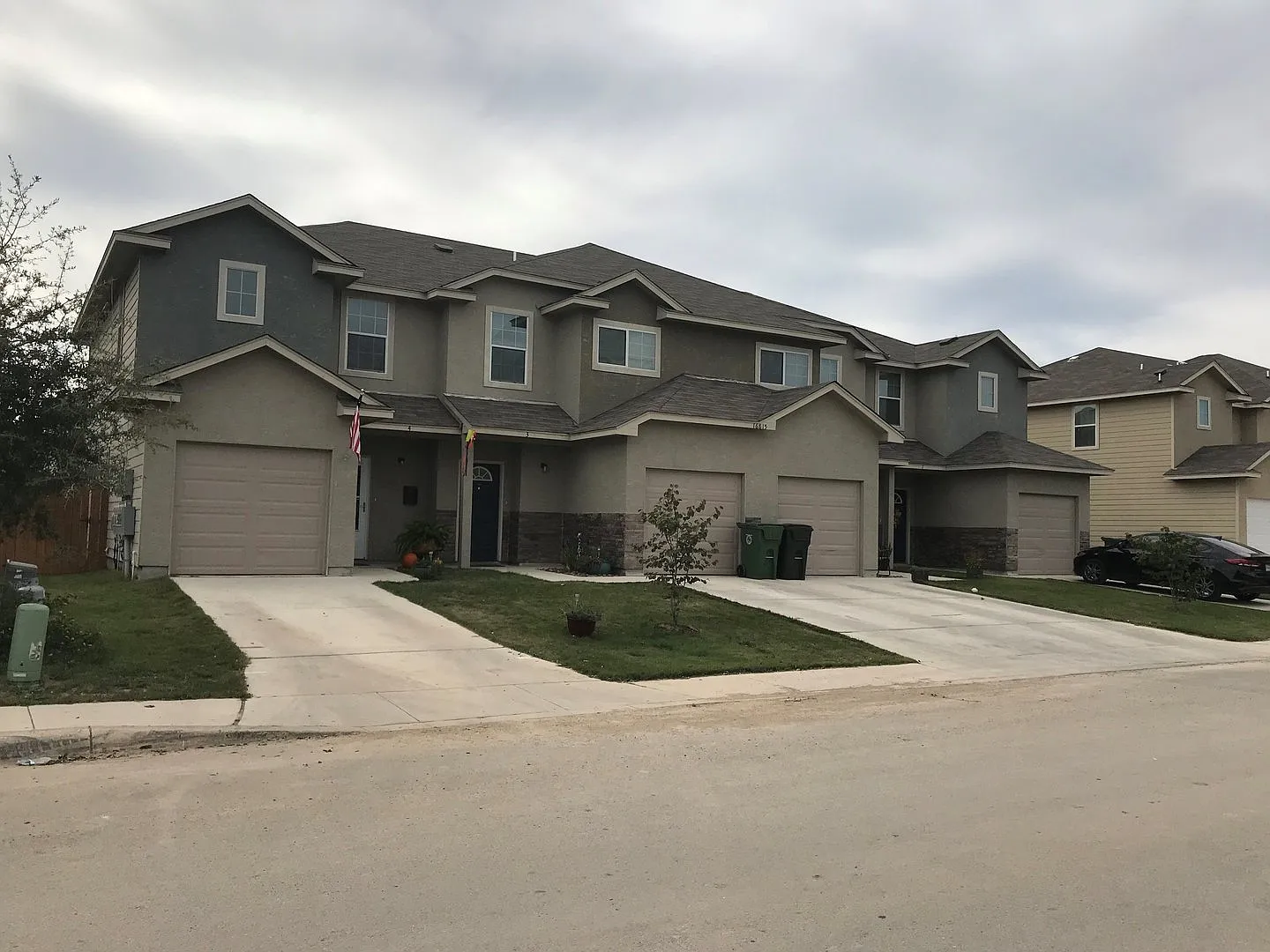 Town home for rent — Photo 1