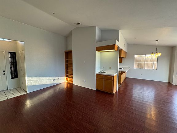 5th image of 66623 Mission Lakes Blvd