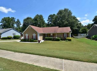 225 Weatherly Dr, Fayetteville, GA