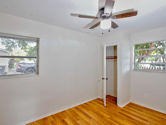 3rd image of 5101.5 37th St N
