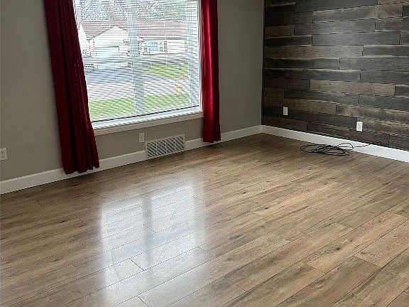 4th image of 317 Virginia Ave
