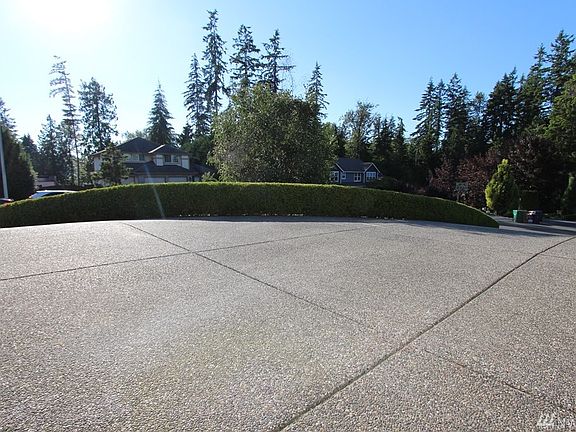 4th image of 2915 112th Ave SE