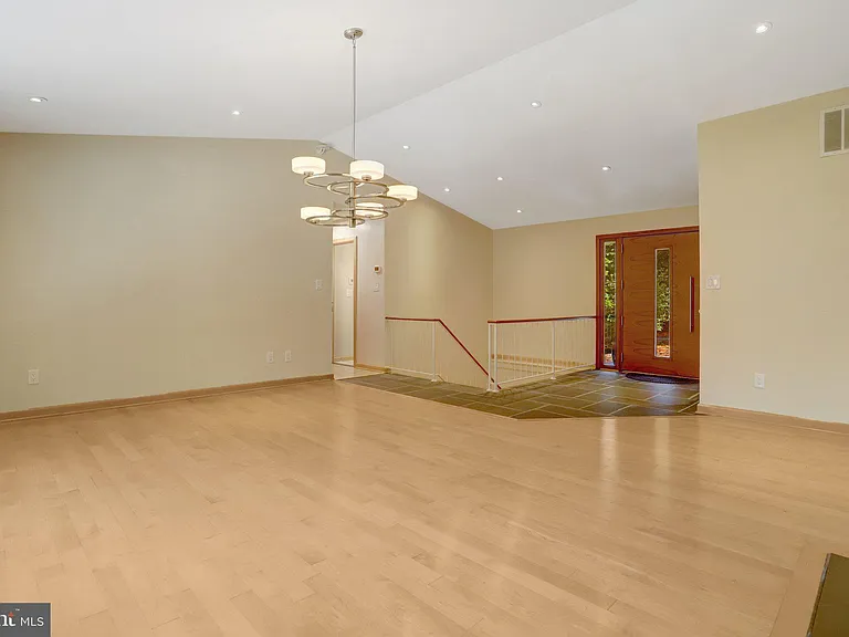 6030 Berwynd Rd — Photo 8