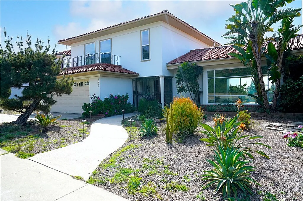 4 bed, 3153 sqft, $13,500 — Photo 2