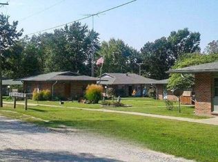 211 J St #D3, Creighton, MO 64739