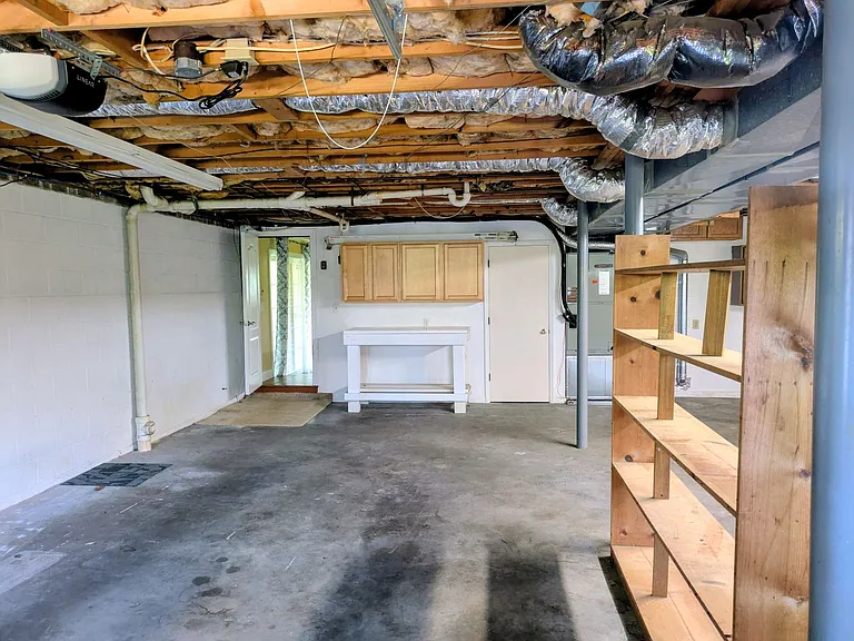 6913 Crandall Ct — Photo 20