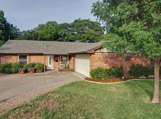 3920 Sanguinet St, Fort Worth, TX 76107