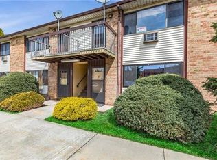 321 Cricket Ln #321, Woodbridge, NJ