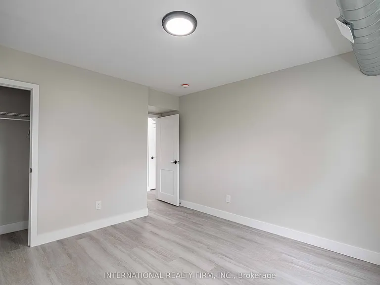 81 King Edward Ave #4 — Photo 13