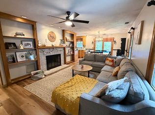 7 Orchard Rd, Sturbridge, MA 01566