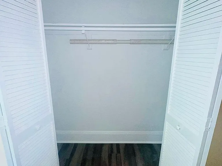 6 N. Dooley Ave. — Photo 16