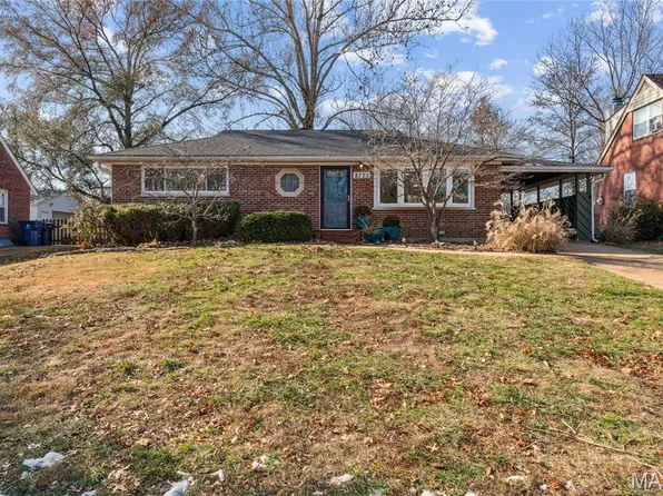 8721 Del Vista Dr, Saint Louis, MO 63126