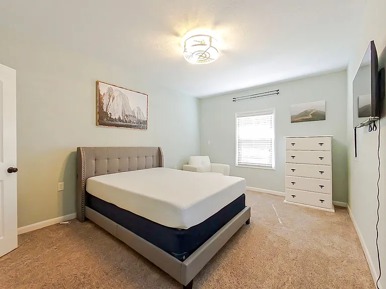 1117 Eisenhower Dr — Photo 19