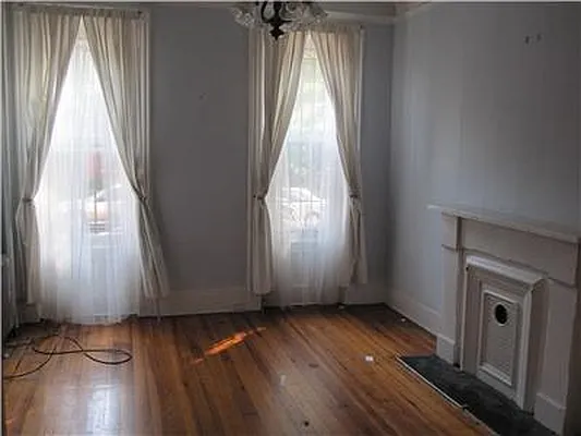 Rented by RES New York | media 12