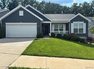 749 Winding Bluffs Dr, Fenton, MO 63026