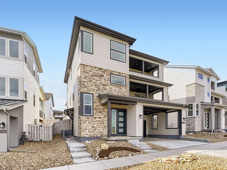 10940 Stanza Ln — Photo 2