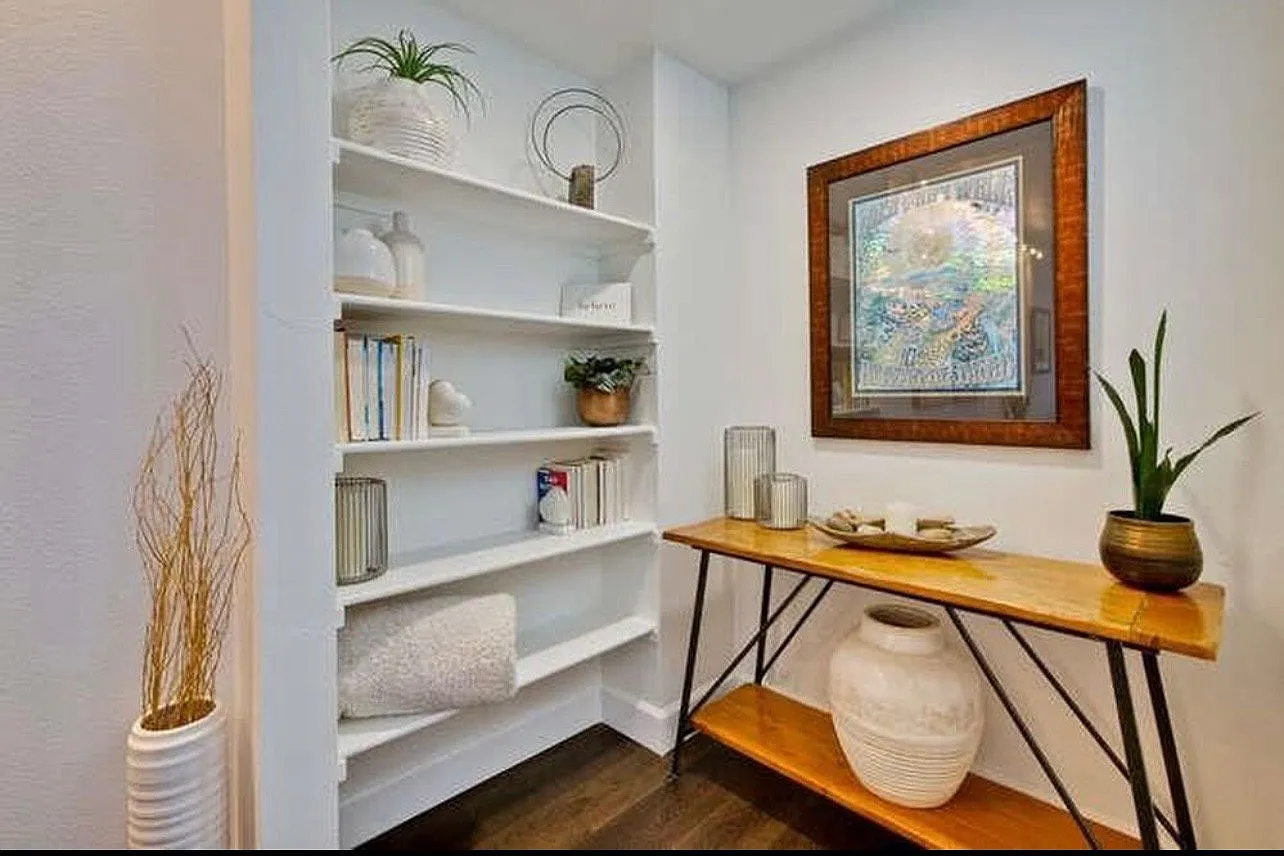Centrally located near downtown San jose close to the college and San pedro square. — Photo 3