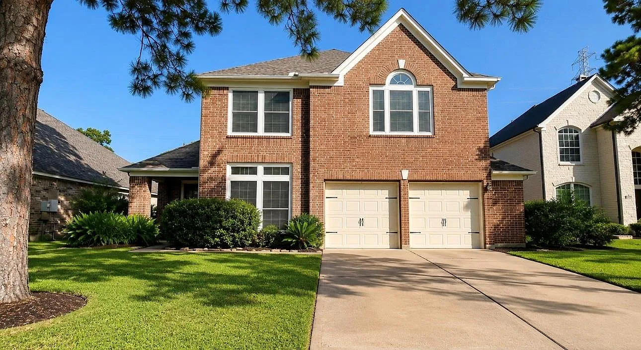 4 bed, 2.5 bath, 2790 sqft, $2,750 — Photo 1