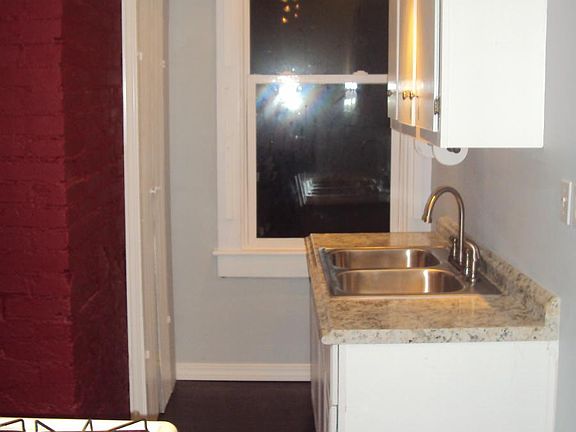 4th image of 2028 Sherwood Ave #2