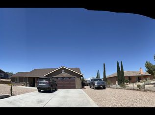 16218 Cahuenga Rd, Victorville, CA 92394