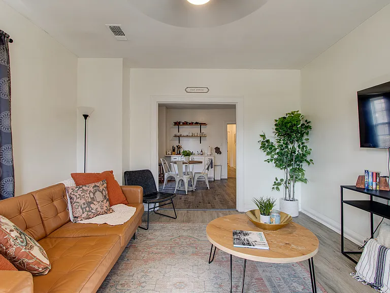 1954 Manila Ave #101 — Photo 3