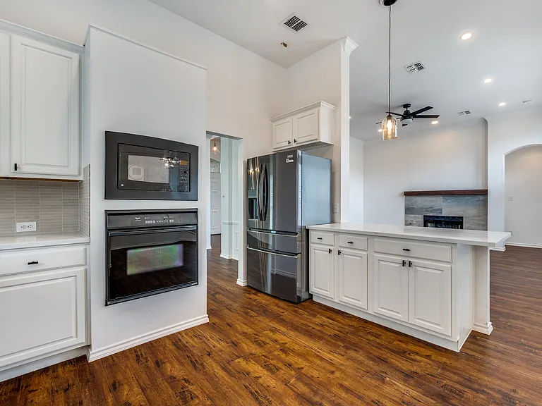 1420 Capstan Dr — Photo 5