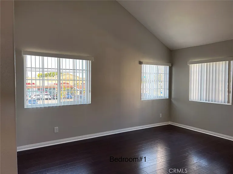 8462 Heil Ave — Photo 9