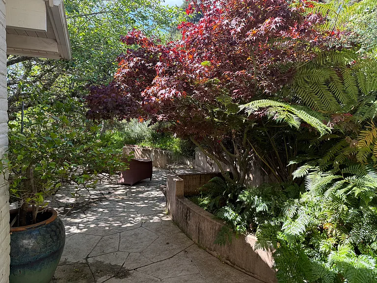 2 Lone Tree Ave — Photo 57