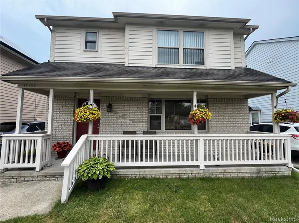 19754 E Forteen Mile Rd, Roseville, MI 48066