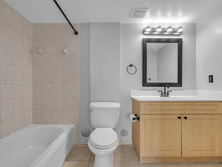 102 SW 6th Ave #201 — Photo 12